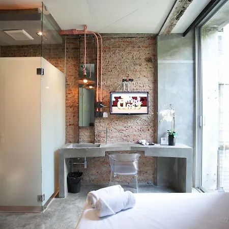 Thrive The Hostel : Patpong By The Belle